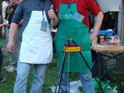 Igor Markanović i autor teksta Tugomir Pemper na jednom od natjecanja u pripremi lovačkog kotlića Igor Markanović i autor teksta Tugomir Pemper na jednom od natjecanja u pripremi lovačkog kotlića