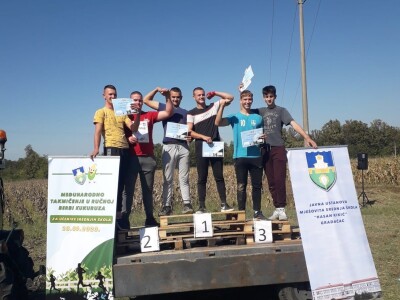 II međunarodno takmičenje u ručnoj berbi kukuruza II međunarodno takmičenje u ručnoj berbi kukuruza