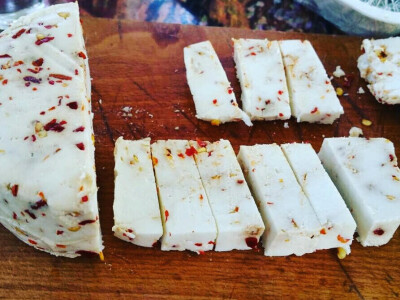 Ika farm u Nikincima bavi se proizvodnjom koza