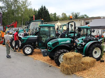 Poljoprivredna mehanizacija za sajmu u Gornjoj Radgoni
