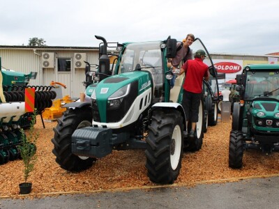 Poljoprivredna mehanizacija za sajmu u Gornjoj Radgoni