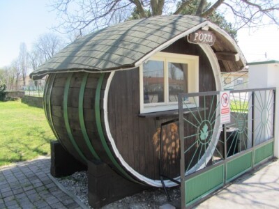 Agrarni novinari iz Novog Sada u poseti Iločkom podrumu