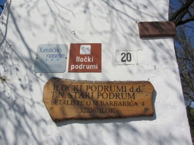 Agrarni novinari iz Novog Sada u poseti Iločkom podrumu