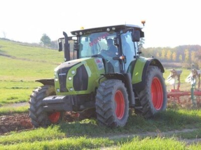 Traktor Claas Arion 630 CIS Traktor Claas Arion 630 CIS