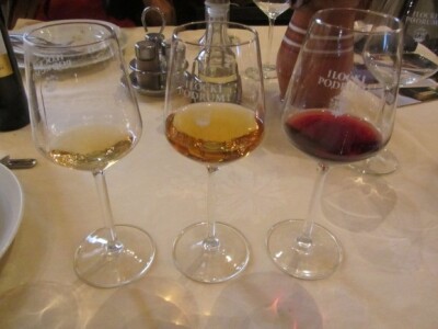 Agrarni novinari iz Novog Sada u poseti Iločkom podrumu