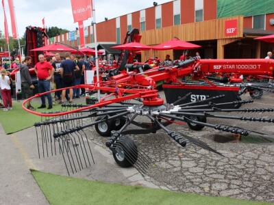 Poljoprivredna mehanizacija za sajmu u Gornjoj Radgoni