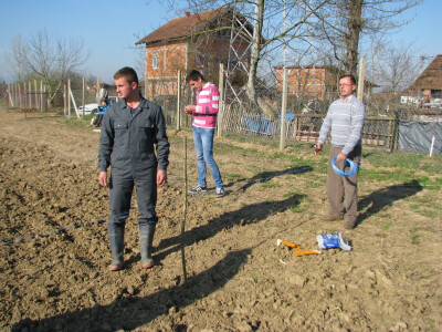 Enes desna ruka profesoru Mladenu