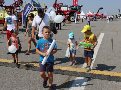 Farm Show, dan drugi - ljudi i strojevi