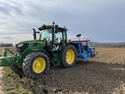 Sjetva boba na OPG-u Plazibat