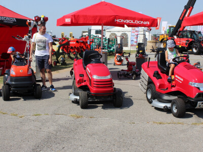 Farm Show, dan drugi - ljudi i strojevi