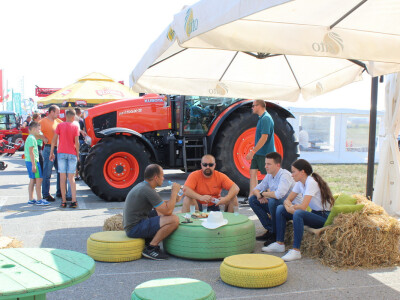 Farm Show, dan drugi - ljudi i strojevi