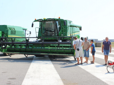 Farm Show, dan drugi - ljudi i strojevi