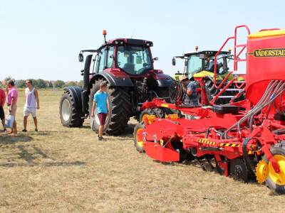 Farm Show, dan drugi - ljudi i strojevi