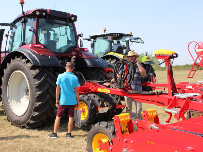Farm Show, dan drugi - ljudi i strojevi