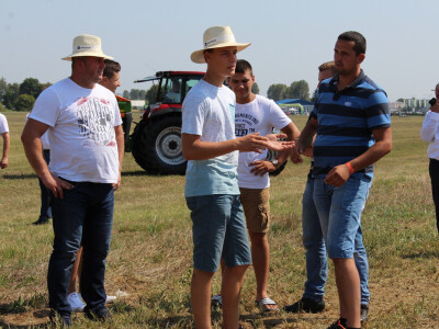 Farm Show, dan drugi - ljudi i strojevi