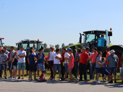 Utrka traktora na Farmshow 2016
