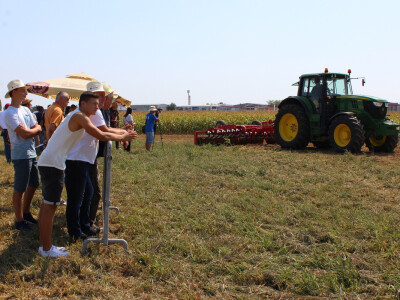 Farm Show, dan drugi - ljudi i strojevi