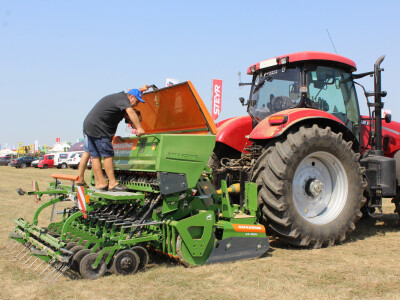 Farm Show, dan drugi - ljudi i strojevi
