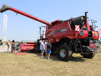 Farm Show, dan drugi - ljudi i strojevi