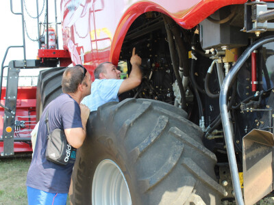 Farm Show, dan drugi - ljudi i strojevi