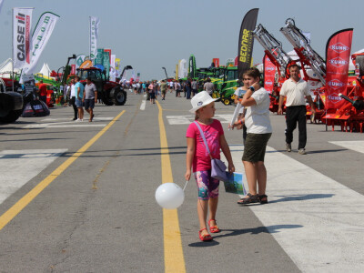 Farm Show, dan drugi - ljudi i strojevi
