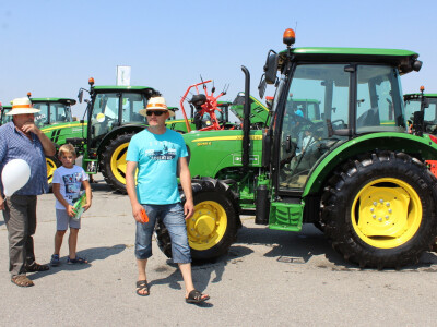 Farm Show, dan drugi - ljudi i strojevi