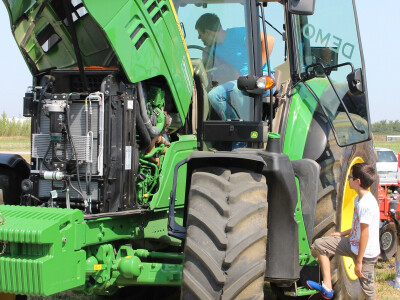 Farm Show, dan drugi - ljudi i strojevi