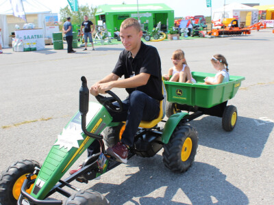 Farm Show, dan drugi - ljudi i strojevi