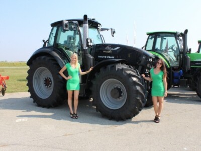 Poziranje pred traktorom