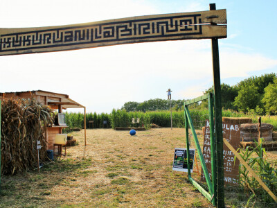 Kukuruzni labirint u rurlanom i šumskom ambijentu vraća djeci djetinjstvo, a odraslima mir