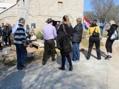Škrip-stara maslinarska kuća i uljara