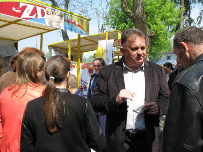 Načelnik Zoran Adžić obilazi štandove