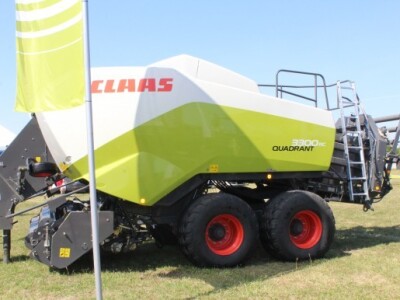 Claas Quadrant 3300RC