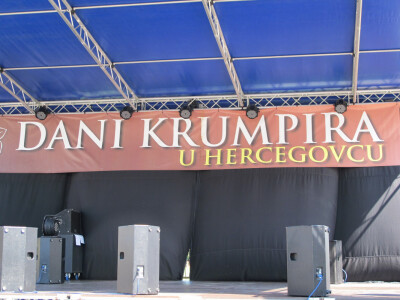 Simbolički početak sezone vađenje krumpira