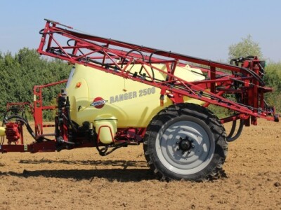 Hardi Ranger 2000 vučena prskalica
