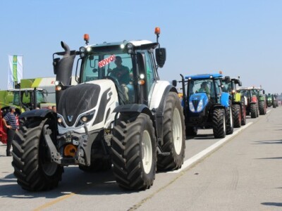 Utrka ubrzanja traktora na 100 metara!