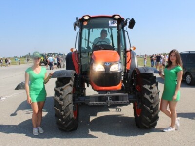 Utrka ubrzanja traktora na 100 metara!