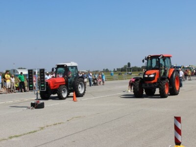 Utrka ubrzanja traktora na 100 metara!