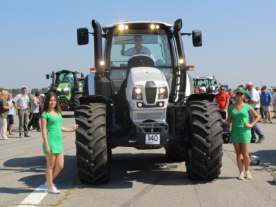 Trka ubrzanja traktora na 100 metara!