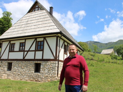 Bosanski inat Dragana Vukovića: Krenuo iz hobija, danas na farmi 1.000 grla stoke