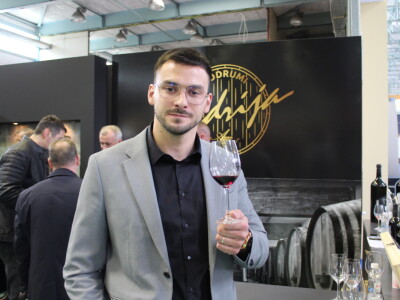 Hercegovački vinari na sajmu u Mostaru Hercegovački vinari na sajmu u Mostaru