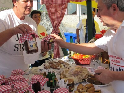 Dobra prodaja na Danima šljive