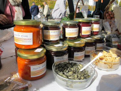 Šesti jesenski cvjetni sajam u Daruvaru