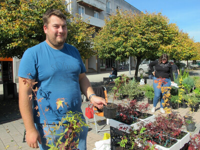 Šesti jesenski cvjetni sajam u Daruvaru