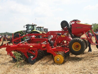 Vaderstad - prikaz mašina u radu Mađarska