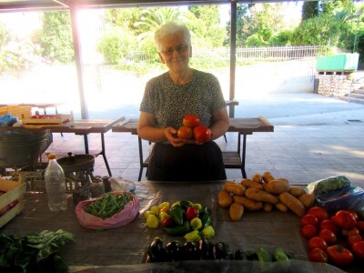 Vera Lučić trideset godina prodaje povrće na tržnici u Lapadu u Dubrovniku
