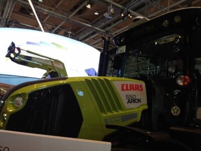 Traktor CLAAS Arion 550