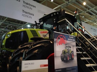 Traktor CLAAS Axion 850