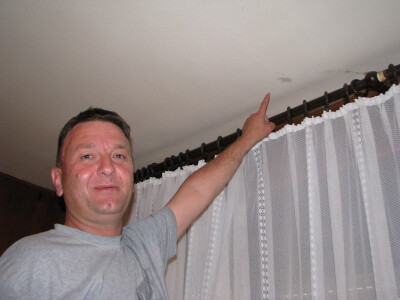 Aco pokazuje gdje curi med