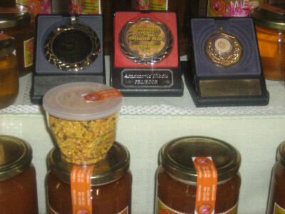 Nagrade za med porodice Arnautović